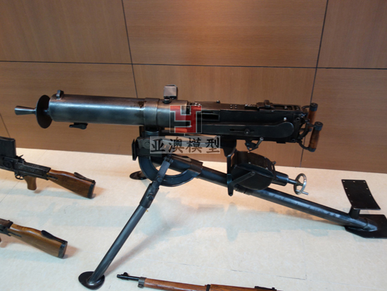 馬克沁、迫擊炮模型